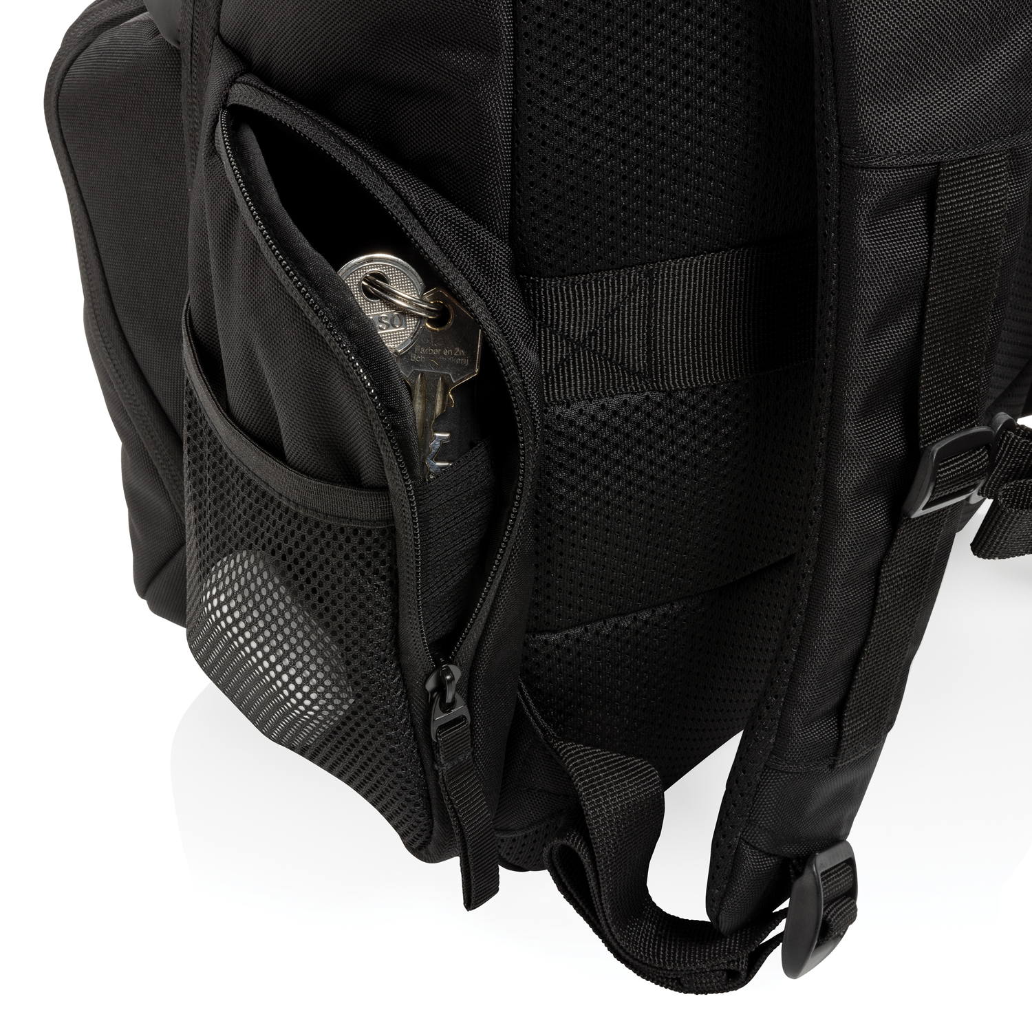 Городской рюкзак Swiss Peak из rPET AWARE™, 15,6"-10