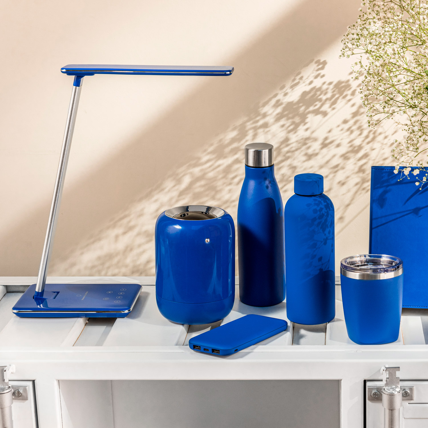 Внешний аккумулятор с подсветкой Люче Ультрамарин (Luce Ultramarine) 10000 mAh, ярко-синий-7