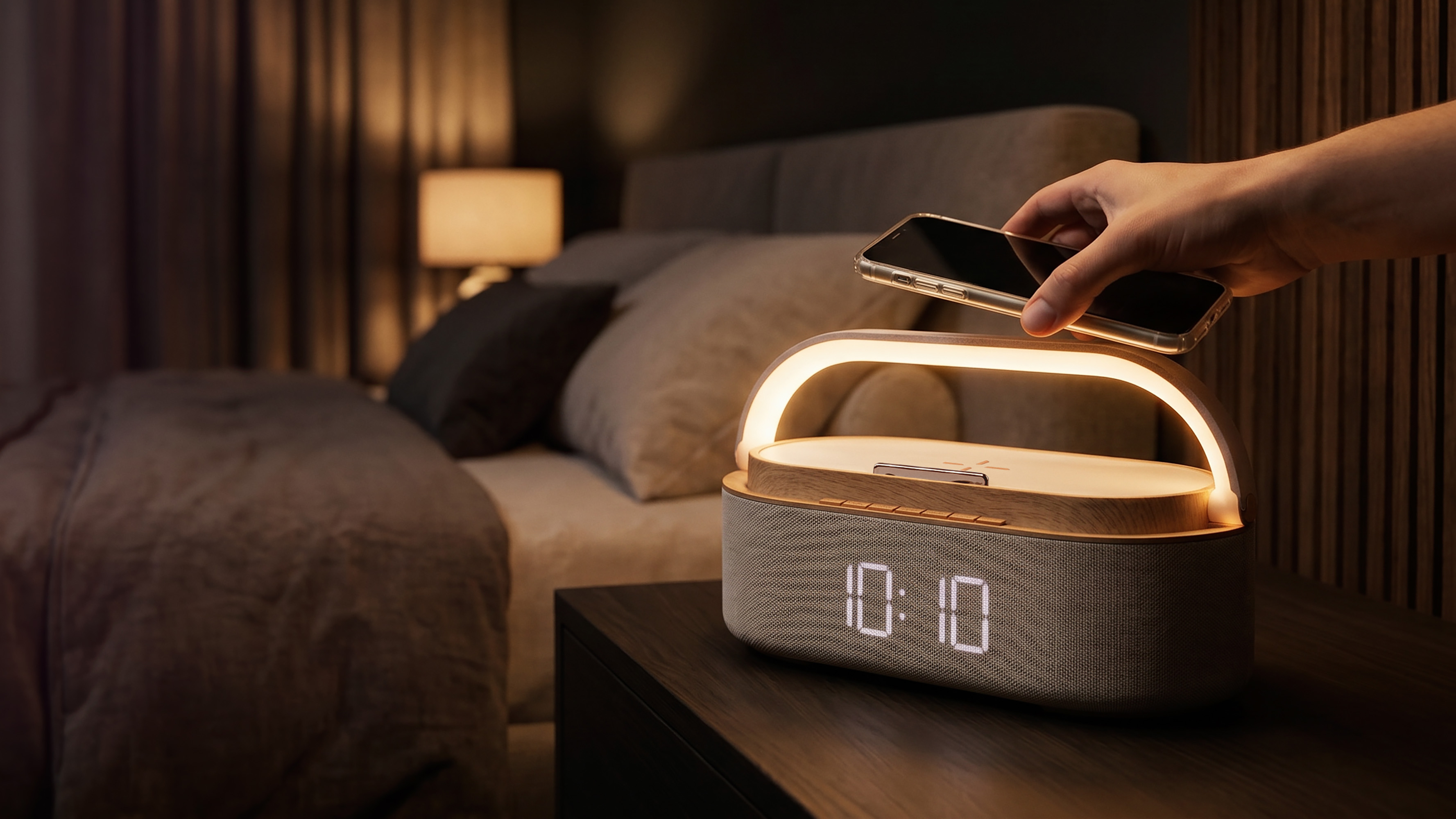 Bluetooth стерео-колонка "Smart Band" 10Вт (2х5Вт) с беспроводным (15W) ЗУ, лампой, часами, FM радио-6