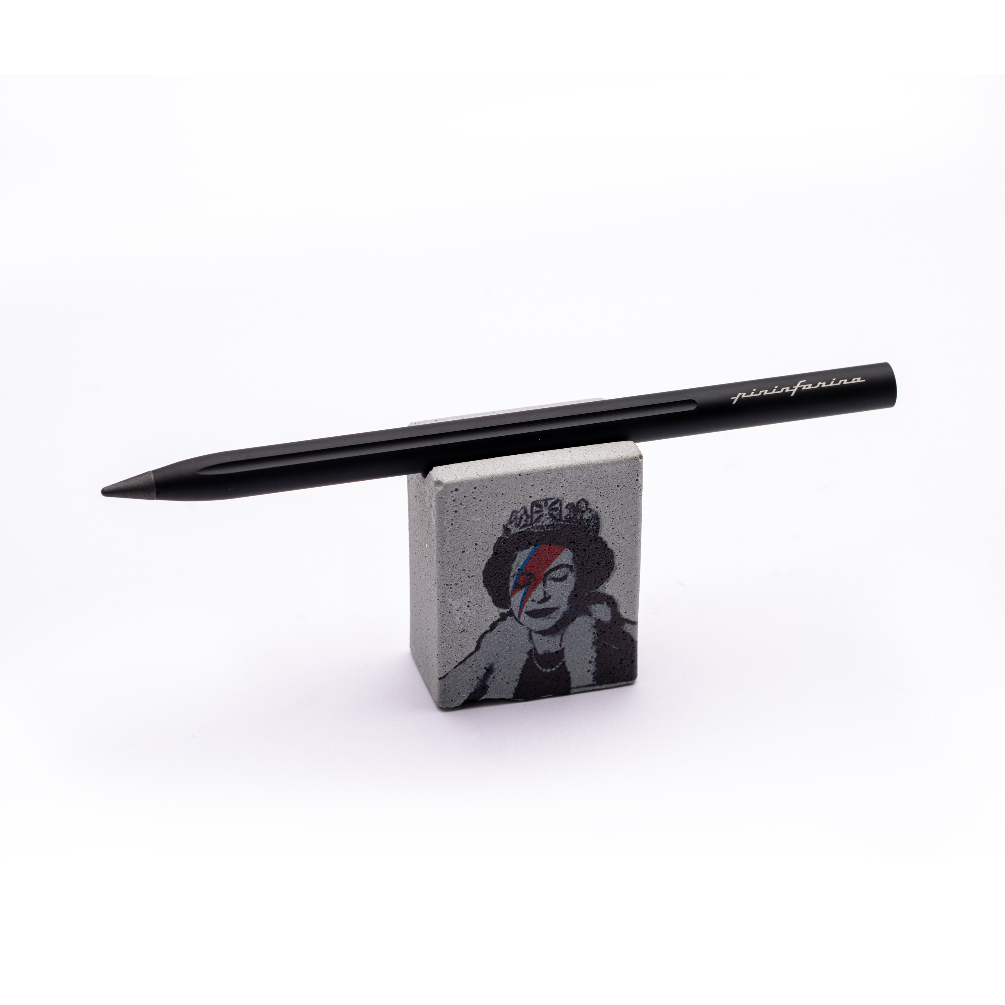 Набор Pininfarina Banksy Lizzy Stardust: карандаш SMART с бетонной подставкой-3
