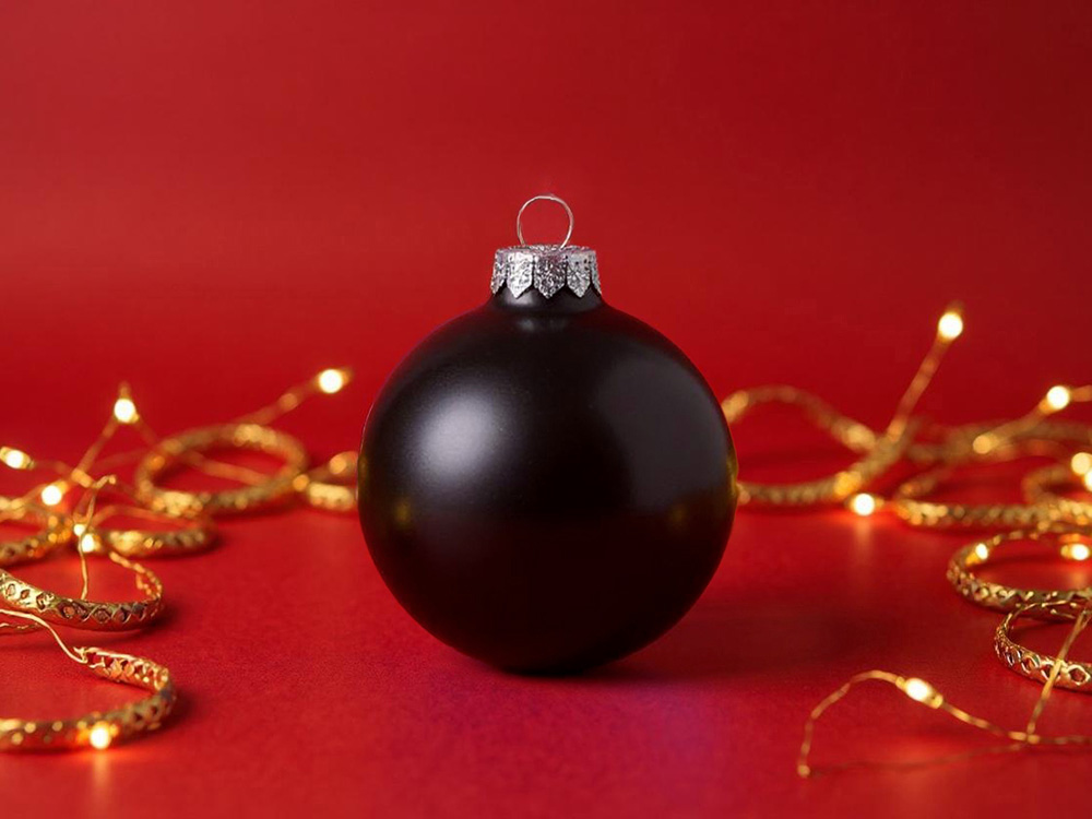 Стеклянный елочный шар Christmas bauble, черный металлик, с серебристым колпачком в черной коробке-3