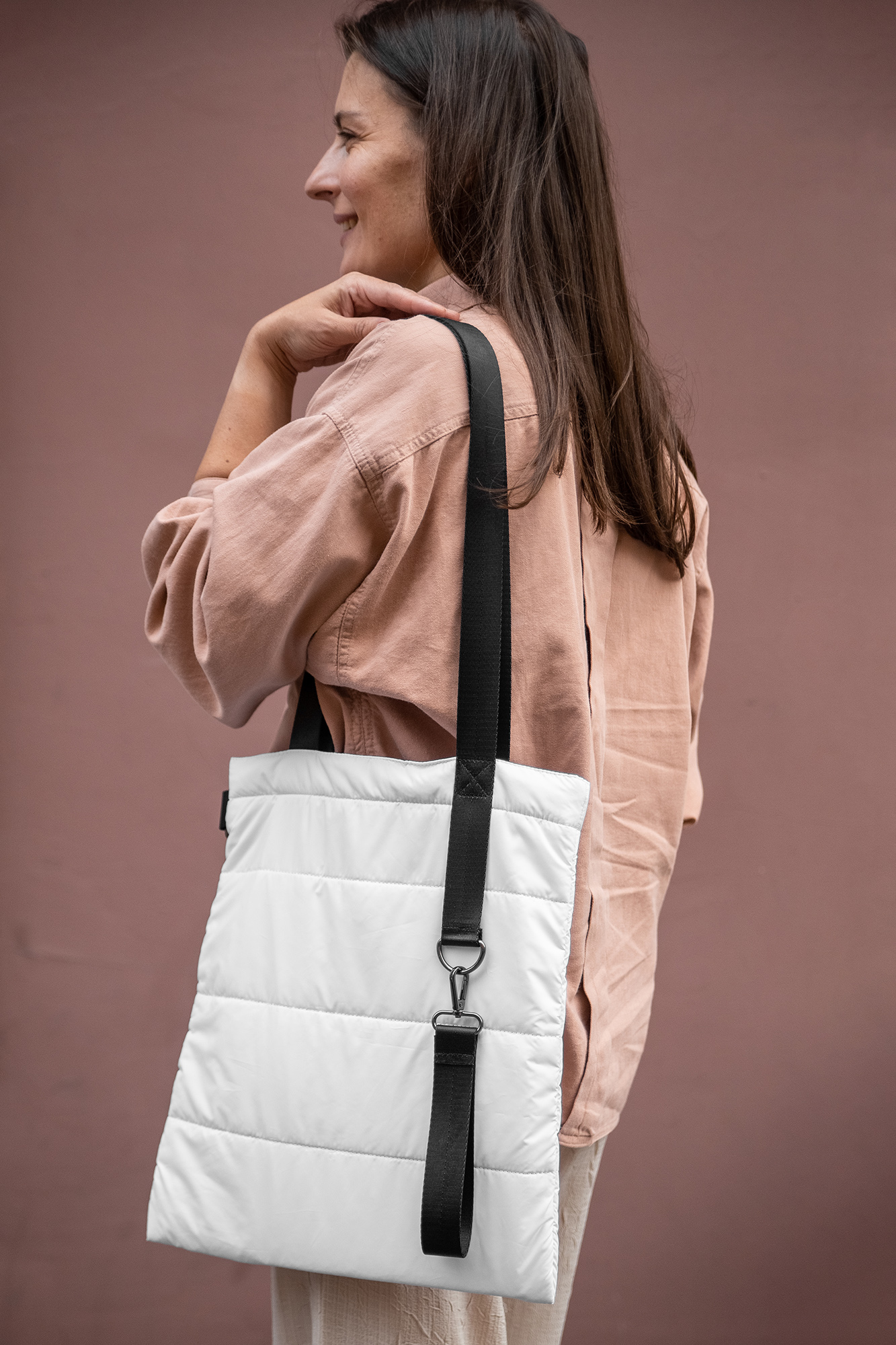 Шоппер Superbag Bubble, стёганый, с магнитной кнопкой (белый с черным)-7