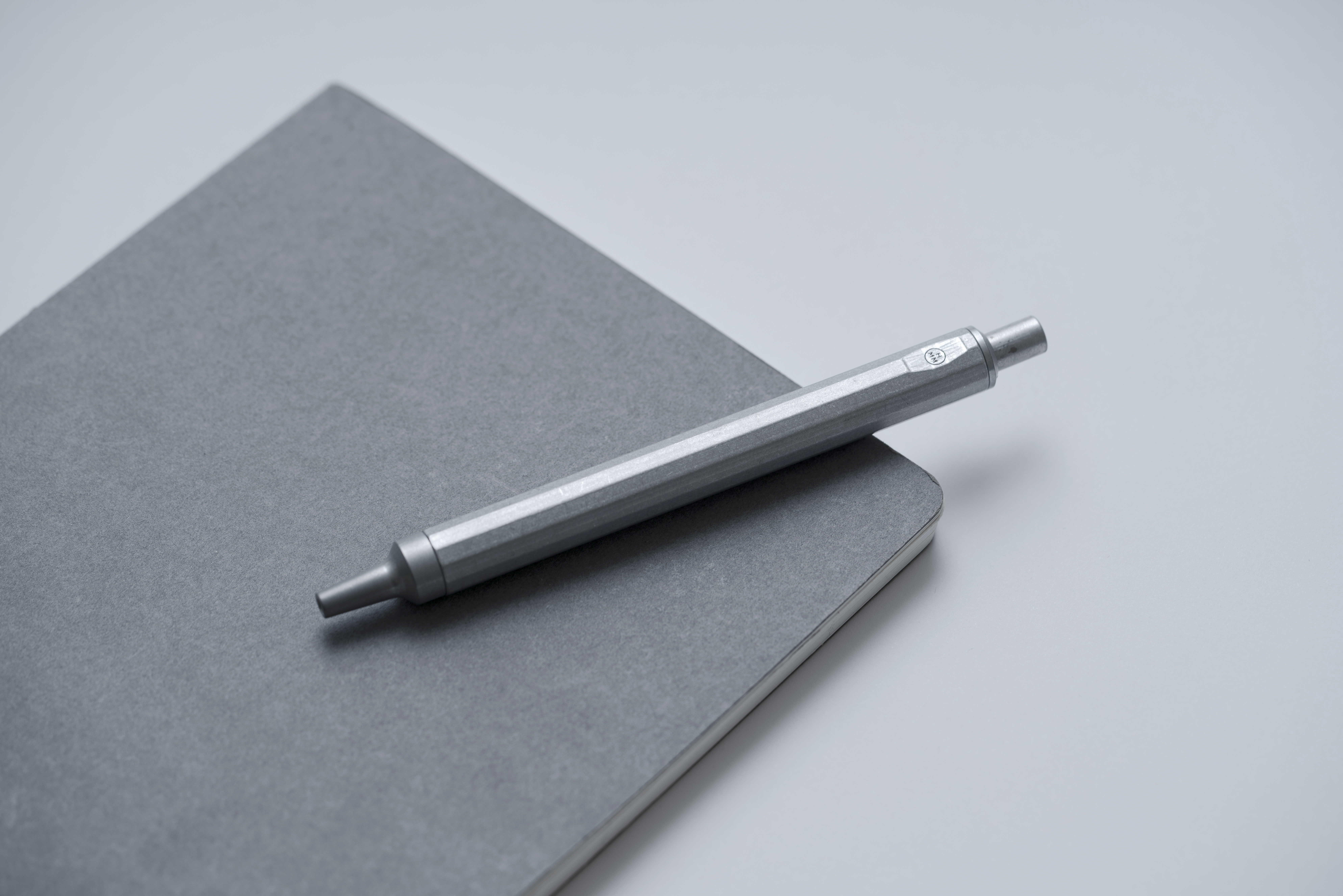 Шариковая ручка BALLPOINT RAW алюминий-1