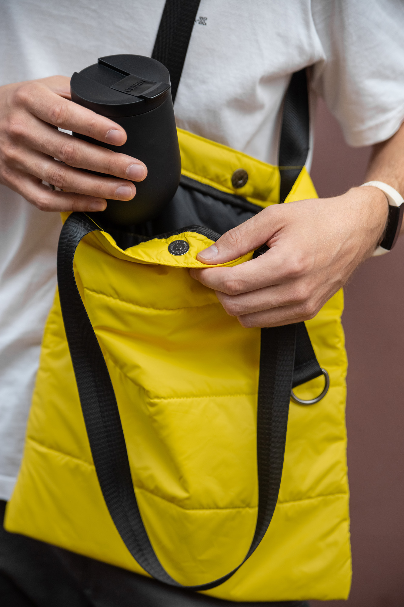 Шоппер Superbag Bubble, стёганый, с магнитной кнопкой (жёлтый с чёрным)-7