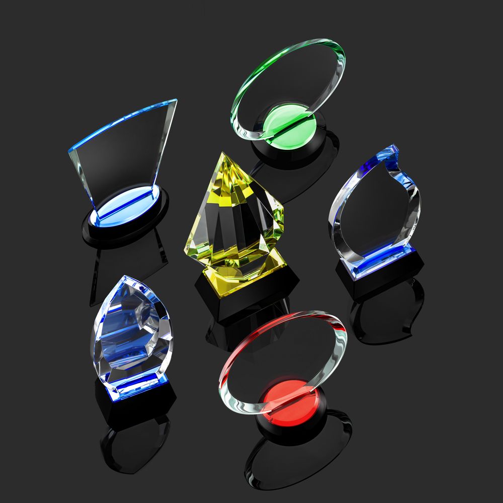 Награда Neon Emerald, в подарочной коробке-2