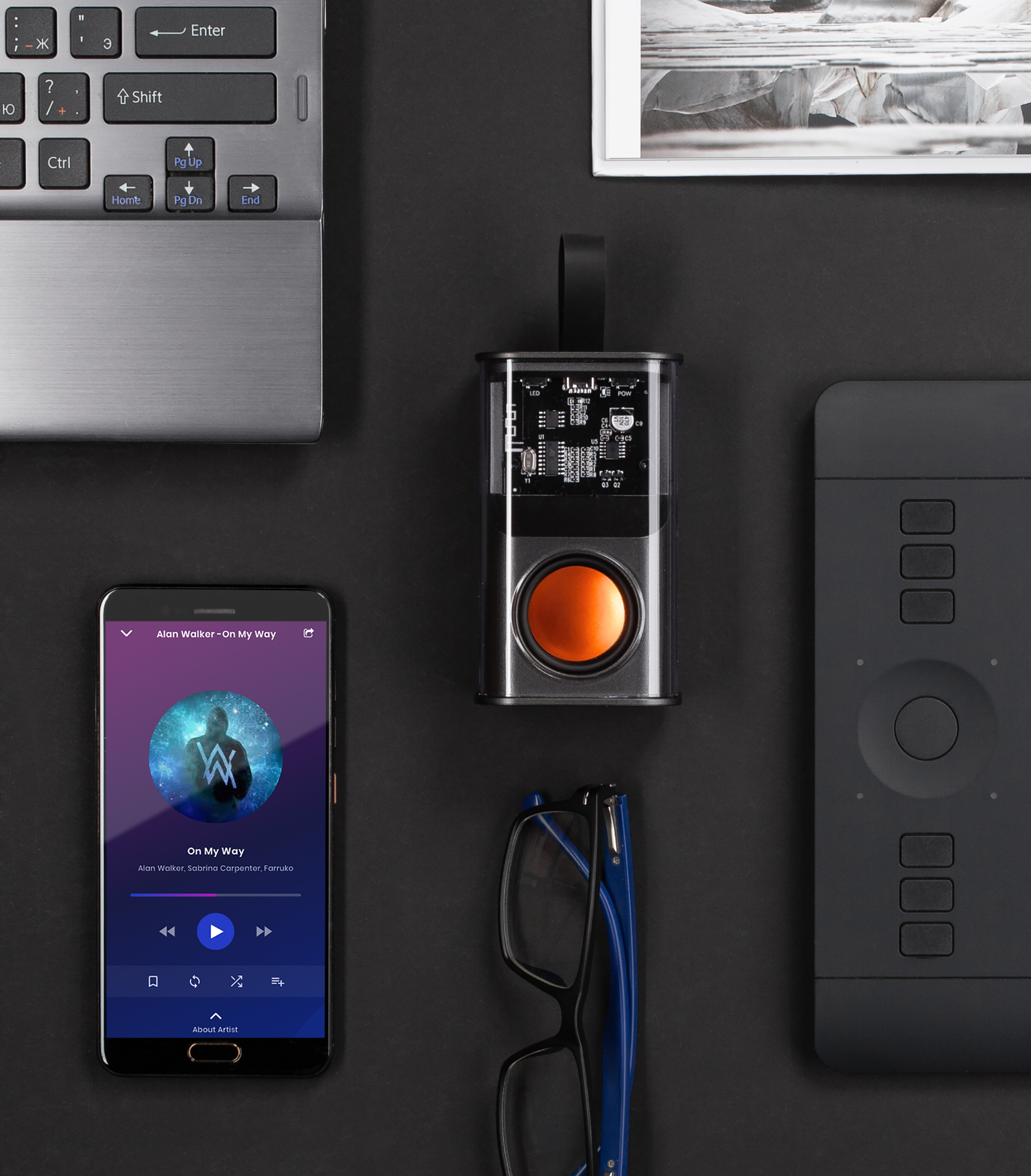 Bluetooth колонка "Hi-Fi" 5Вт с разноцветной подсветкой и прозрачным корпусом-6